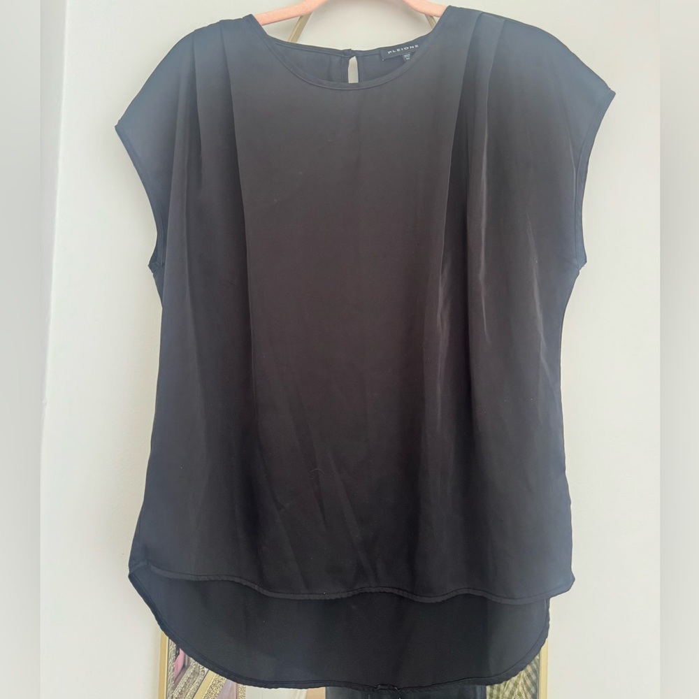 Pleione Black Cap Sleeve Blouse